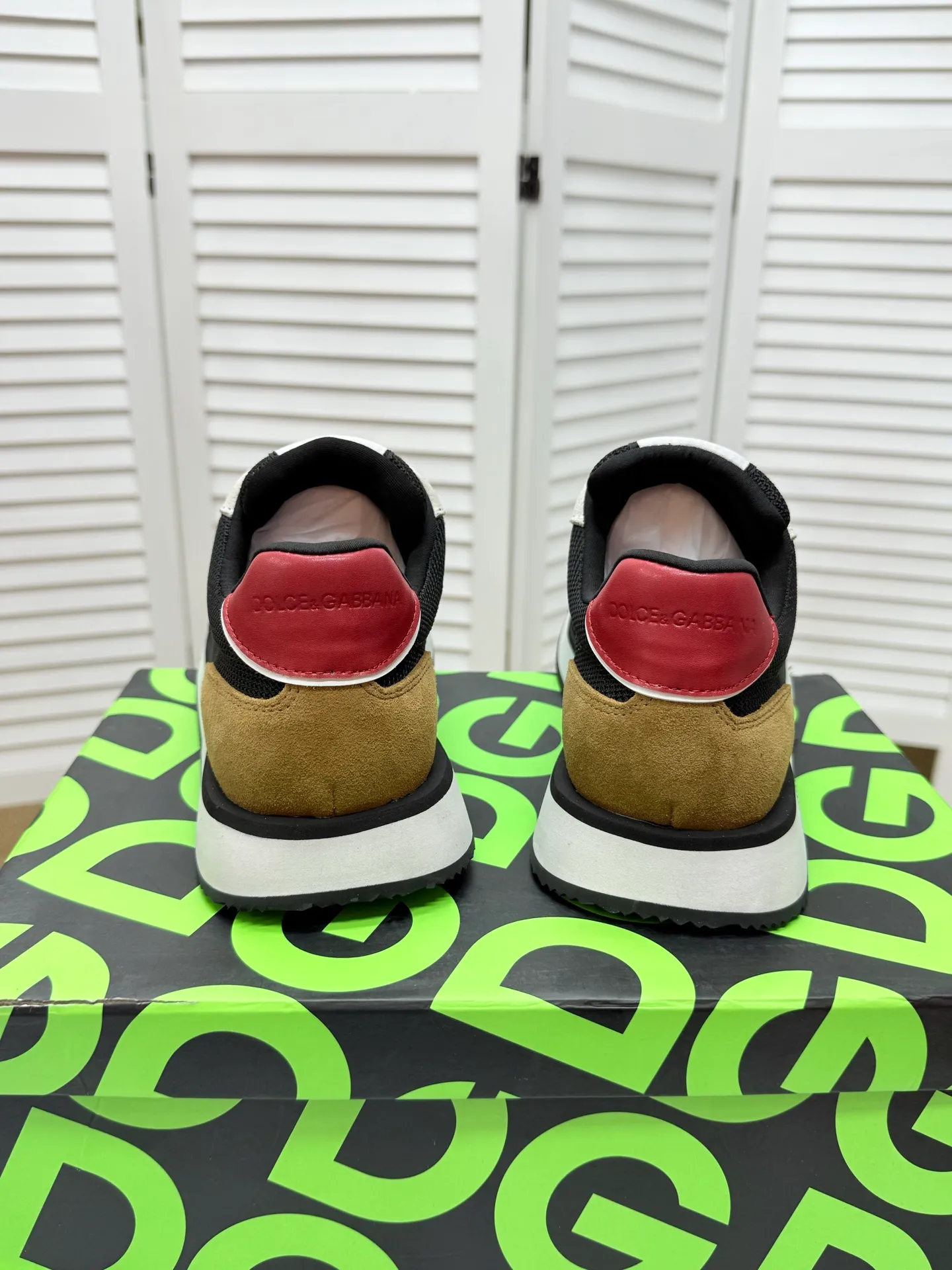 Men's clothing and shoes 250. The latest sports and casual shoes for couples (DG) are fashionable and versatile, and can add luster to various looks. Create an exquisite design with unique dynamic vitality and modern atmosphere, showing modern elegance. Size: 36-46 (45 and 46 are custom-made and cannot be returned or exchanged) Se